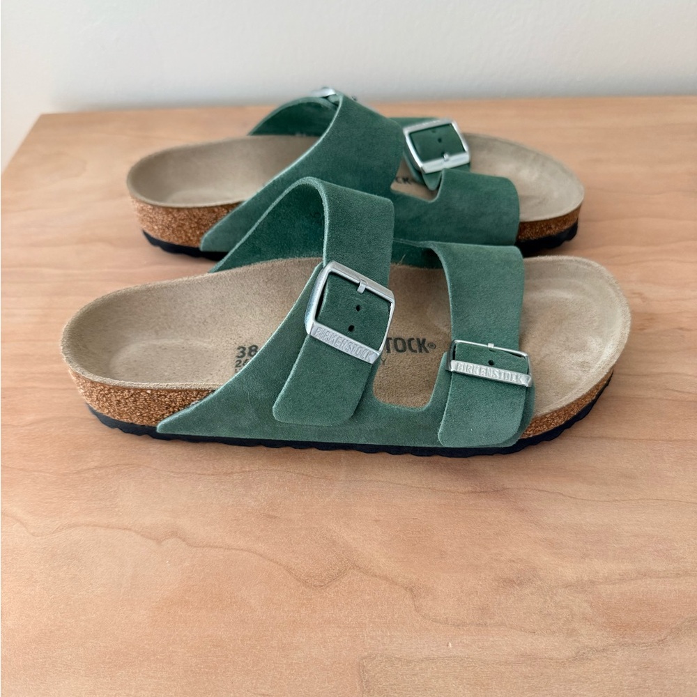 Birkenstock Arizona style in Shimmering Thyme suede. - Picture 5 of 8